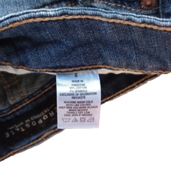 AEROPOSTLE distressed Shorty shorts .  Size 6. Med wash. Great used condition. - Picture 4 of 9